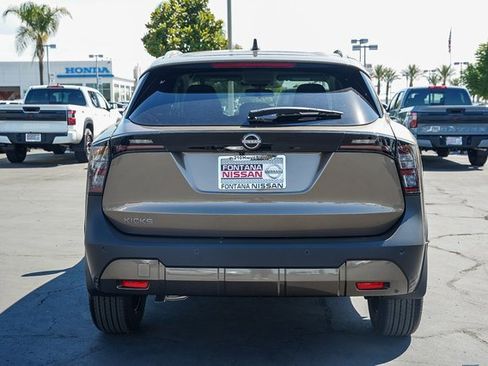 New 2026 Nissan Kicks SV image 6