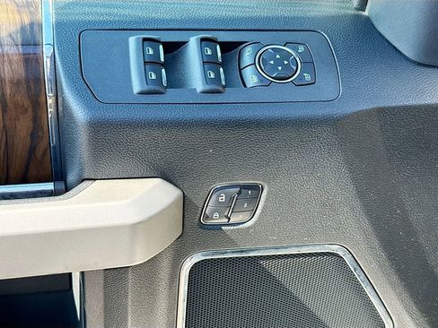 Used 2018 Ford F150 Lariat w/ Equipment Group 502A Luxury image 19