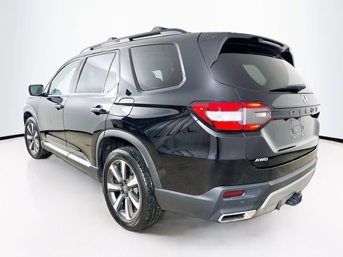 Used 2023 Honda Pilot Touring image 8