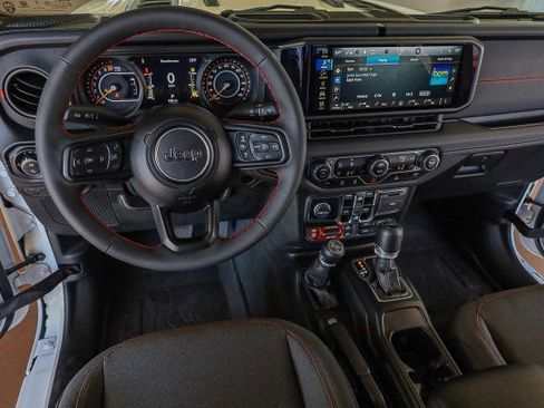 Used 2024 Jeep Gladiator Rubicon w/ Convenience Group image 25