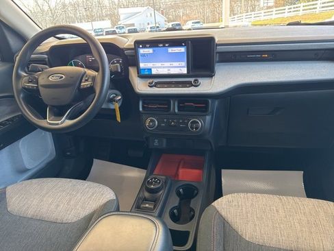 Used 2023 Ford Maverick XLT image 28