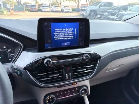 Used 2020 Ford Escape SE FWD image 10