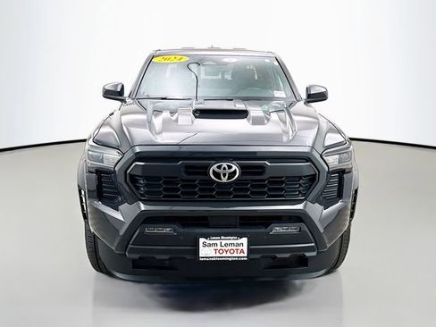 Used 2024 Toyota Tacoma TRD Sport w/ TRD Sport Upgrade Package AWD/4WD image 2