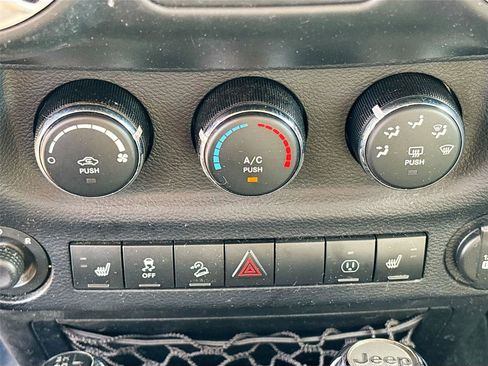 Used 2014 Jeep Wrangler Unlimited Sahara AWD/4WD image 14