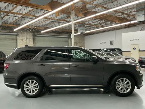 Used 2019 Dodge Durango SXT w/ 3rd Row Seating Group image 4