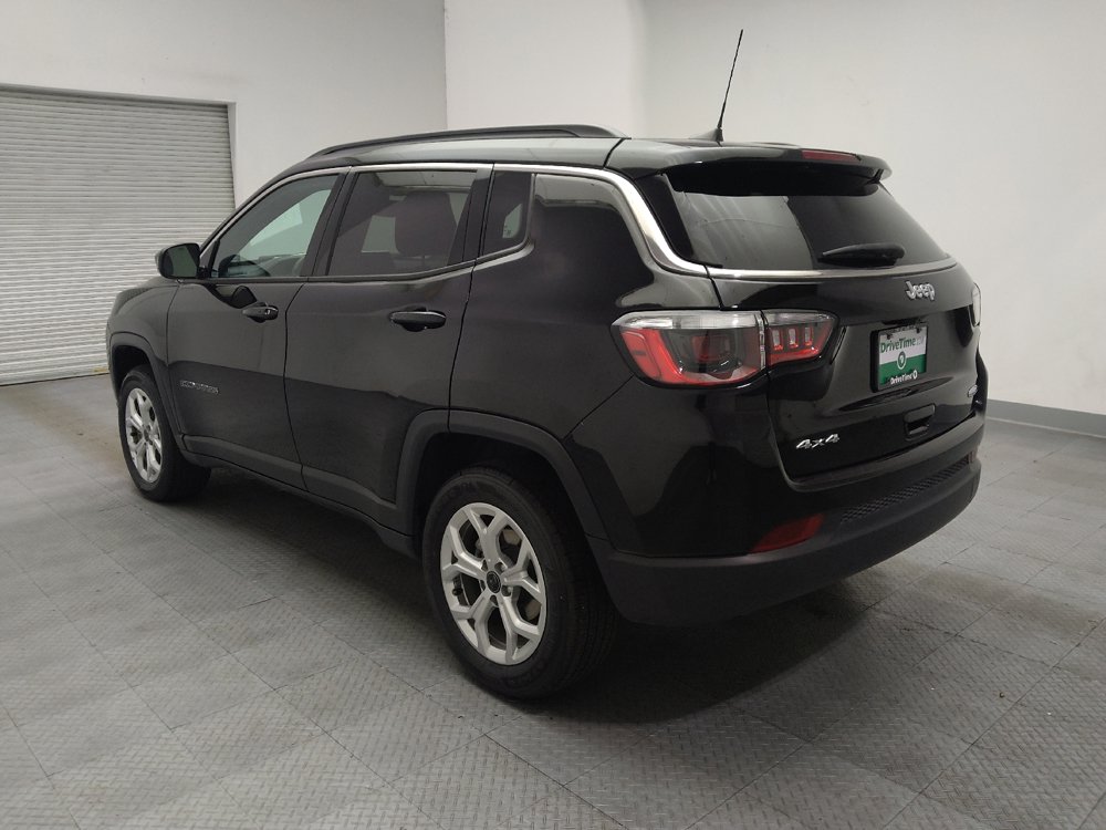 Used 2025 Jeep Compass Latitude w/ Sun & Sound Group AWD/4WD image 5