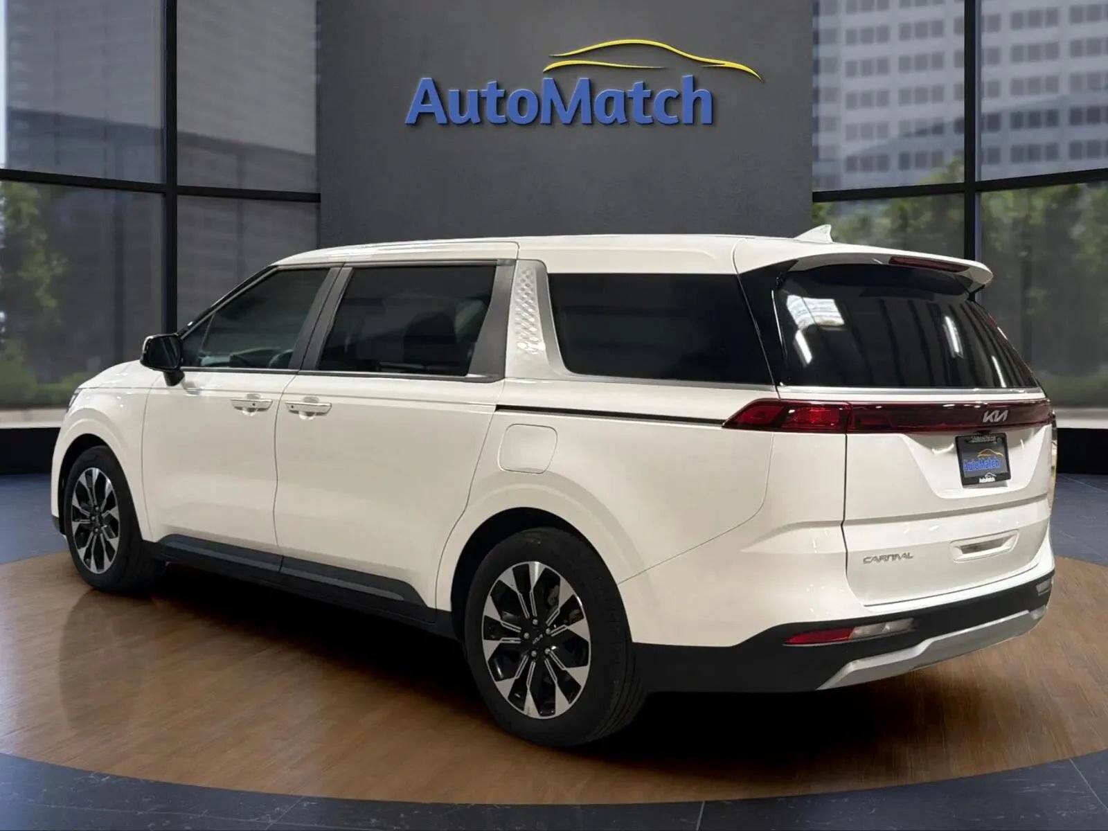 Used 2024 Kia Carnival EX FWD image 9