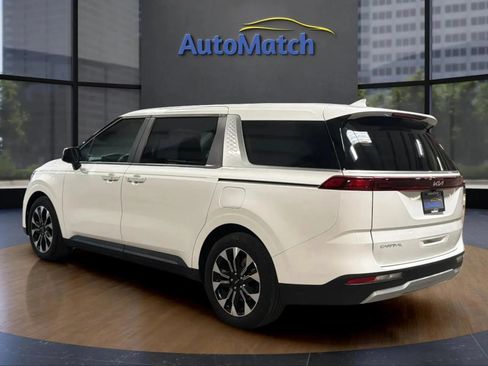 Used 2024 Kia Carnival EX FWD image 9