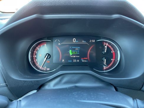 Used 2024 Toyota RAV4 LE image 9