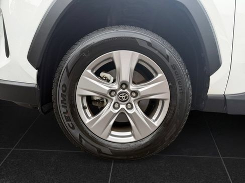 Used 2025 Toyota RAV4 XLE AWD/4WD image 9