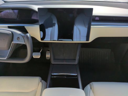 Used 2023 Tesla Model X Plaid image 31