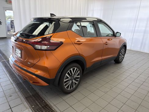 Used 2023 Nissan Kicks SV FWD image 4