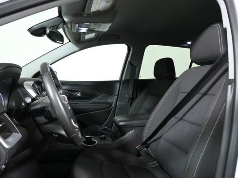 Used 2023 GMC Terrain SLE w/ Driver Convenience Package image 5