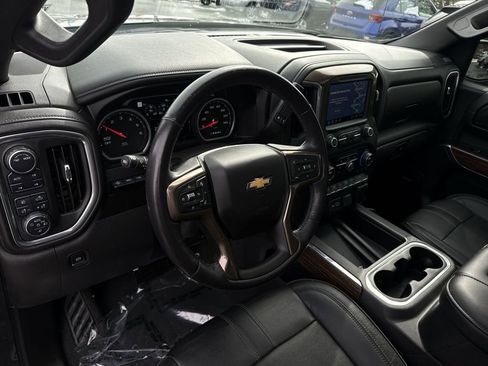 Used 2021 Chevrolet Silverado 1500 High Country w/ Technology Package image 16