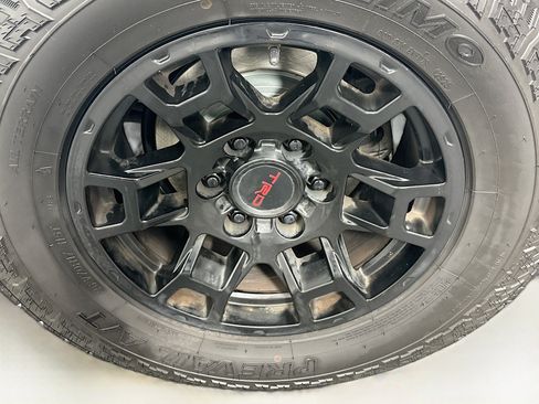 Used 2019 Toyota 4Runner SR5 AWD/4WD image 11