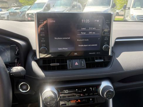 Used 2022 Toyota RAV4 Limited AWD/4WD image 18