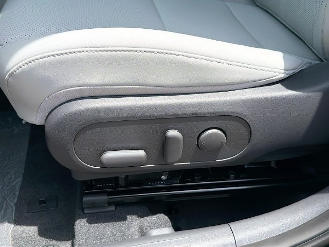 New 2026 Hyundai Kona Limited FWD image 19