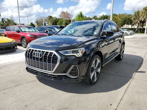 Used 2021 Audi Q3 2.0T Premium Plus w/ Premium Plus Package AWD/4WD image 2