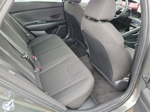 New 2025 Hyundai Elantra SEL image 16