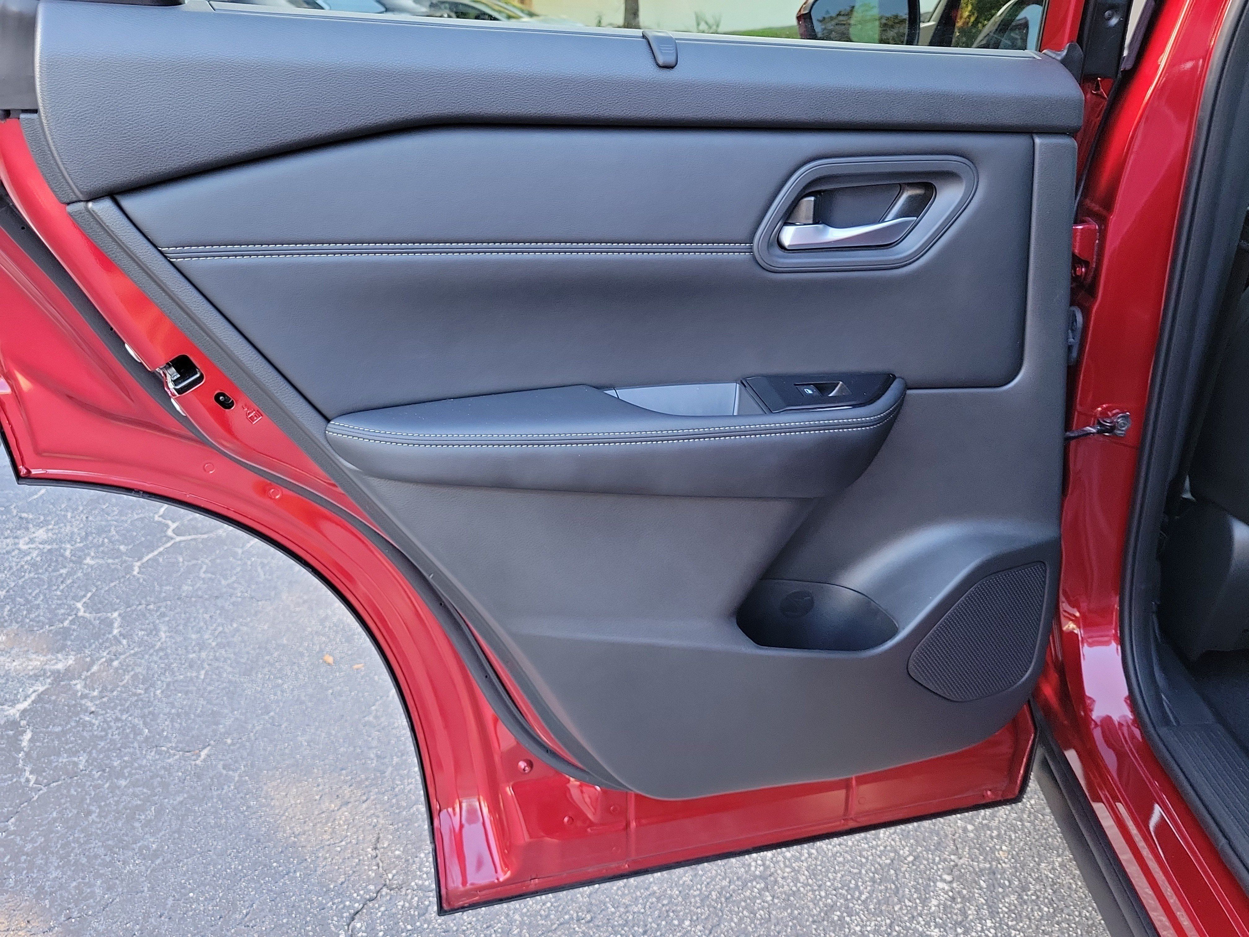 Certified 2025 Nissan Rogue SV w/ SV Premium Package FWD image 10