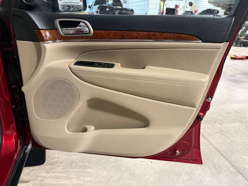 Used 2013 Jeep Grand Cherokee Limited w/ Luxury Group II image 7
