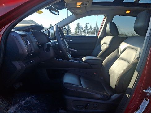 Certified 2024 Nissan Pathfinder SL w/ SL Premium Package image 14