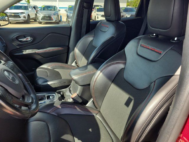 Used 2020 Jeep Cherokee Trailhawk w/ Cold Weather Group AWD/4WD image 5
