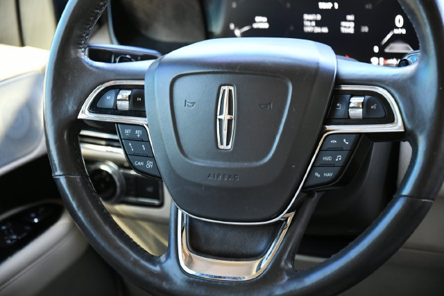 Used 2019 Lincoln Navigator Reserve AWD/4WD image 27