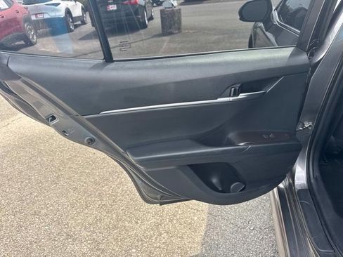 Used 2021 Toyota Camry SE image 13