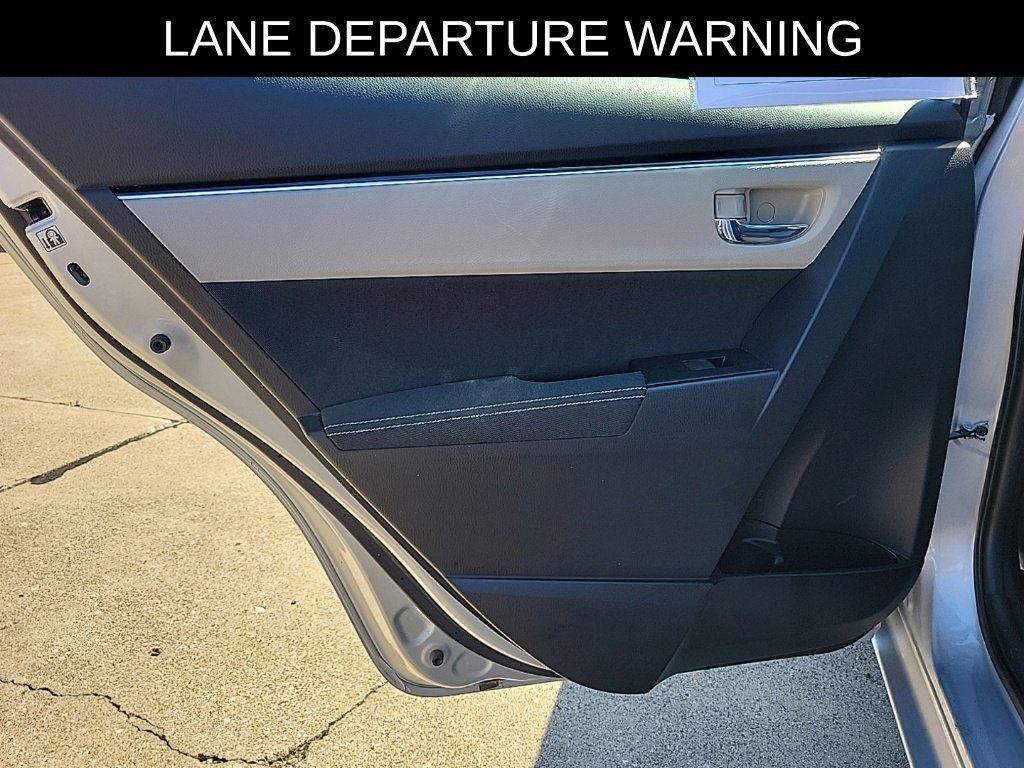 Used 2017 Toyota Corolla LE FWD image 12