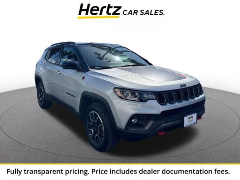 Used 2025 Jeep Compass Trailhawk AWD/4WD image 1