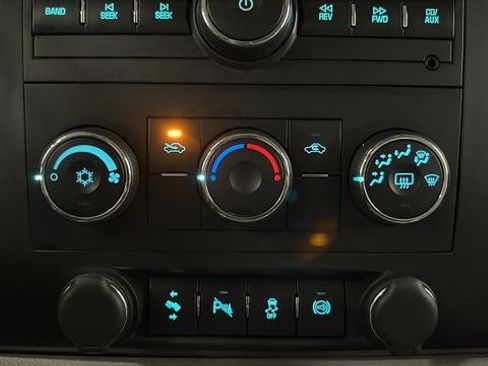 Used 2014 Chevrolet Silverado 2500 LT w/ Convenience Package AWD/4WD image 16