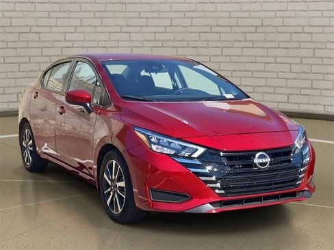 Used 2025 Nissan Versa SV w/ Trunk Package image 3