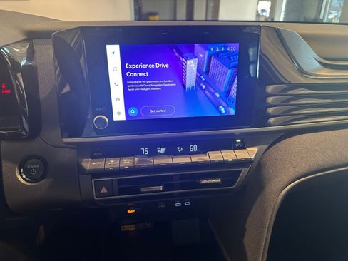 Used 2025 Toyota Camry LE image 18