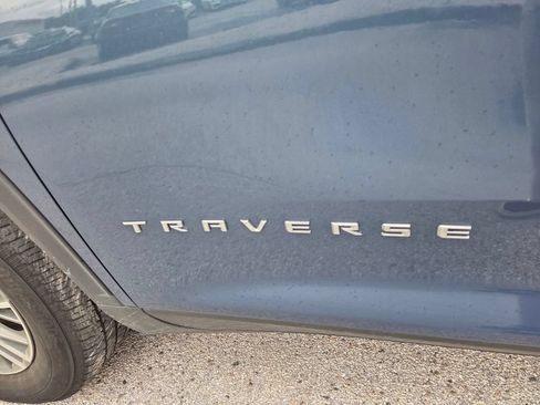 Used 2024 Chevrolet Traverse LT w/ Trailering Package FWD image 4