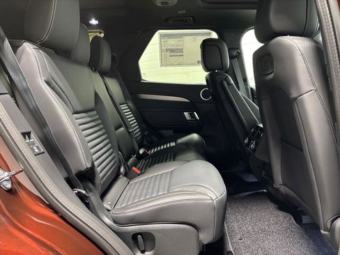 New 2026 Land Rover Discovery Limited Edition image 41