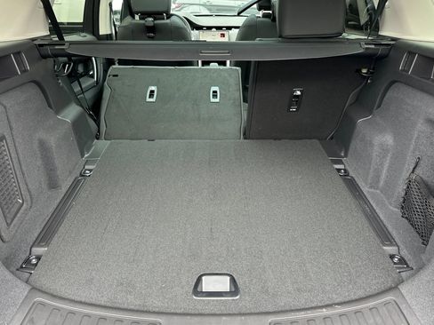 Used 2025 Land Rover Discovery Sport S image 33