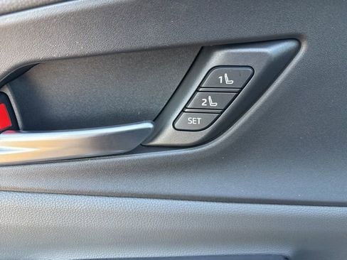 Used 2025 Toyota Prius Limited FWD image 8