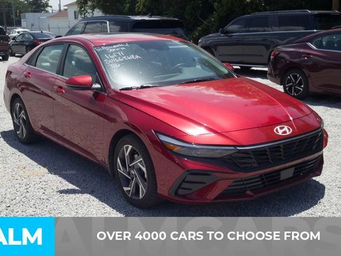 Certified 2025 Hyundai Elantra Limited FWD image 2