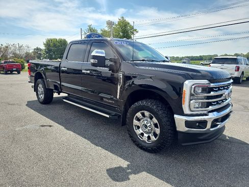 Used 2023 Ford F350 Lariat w/ Chrome Package AWD/4WD image 4