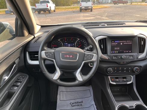 Used 2024 GMC Terrain SLE image 37