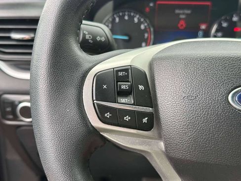 Used 2023 Ford Explorer XLT AWD/4WD image 22