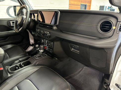 Used 2024 Jeep Wrangler Unlimited Rubicon 392 AWD/4WD image 21