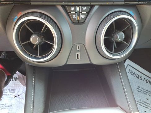 Used 2025 Chevrolet Blazer LT AWD/4WD image 12