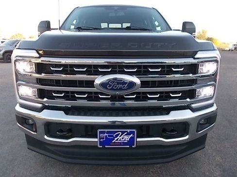 Used 2024 Ford F350 Lariat image 9