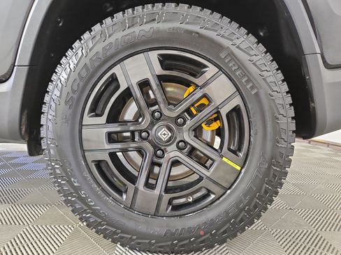 Used 2023 Rivian R1T Adventure AWD/4WD image 10