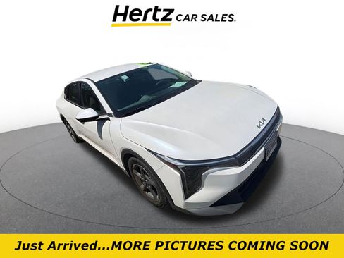 Used 2025 Kia K4 LXS image 1