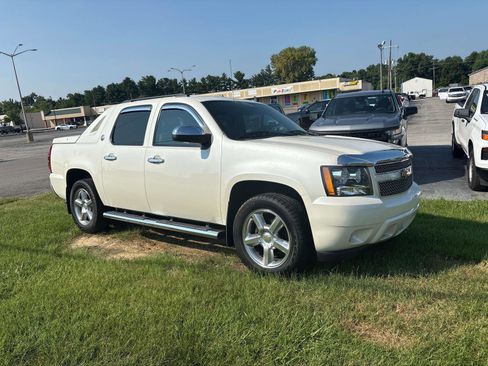 Used 2013 Chevrolet Avalanche LTZ image 1
