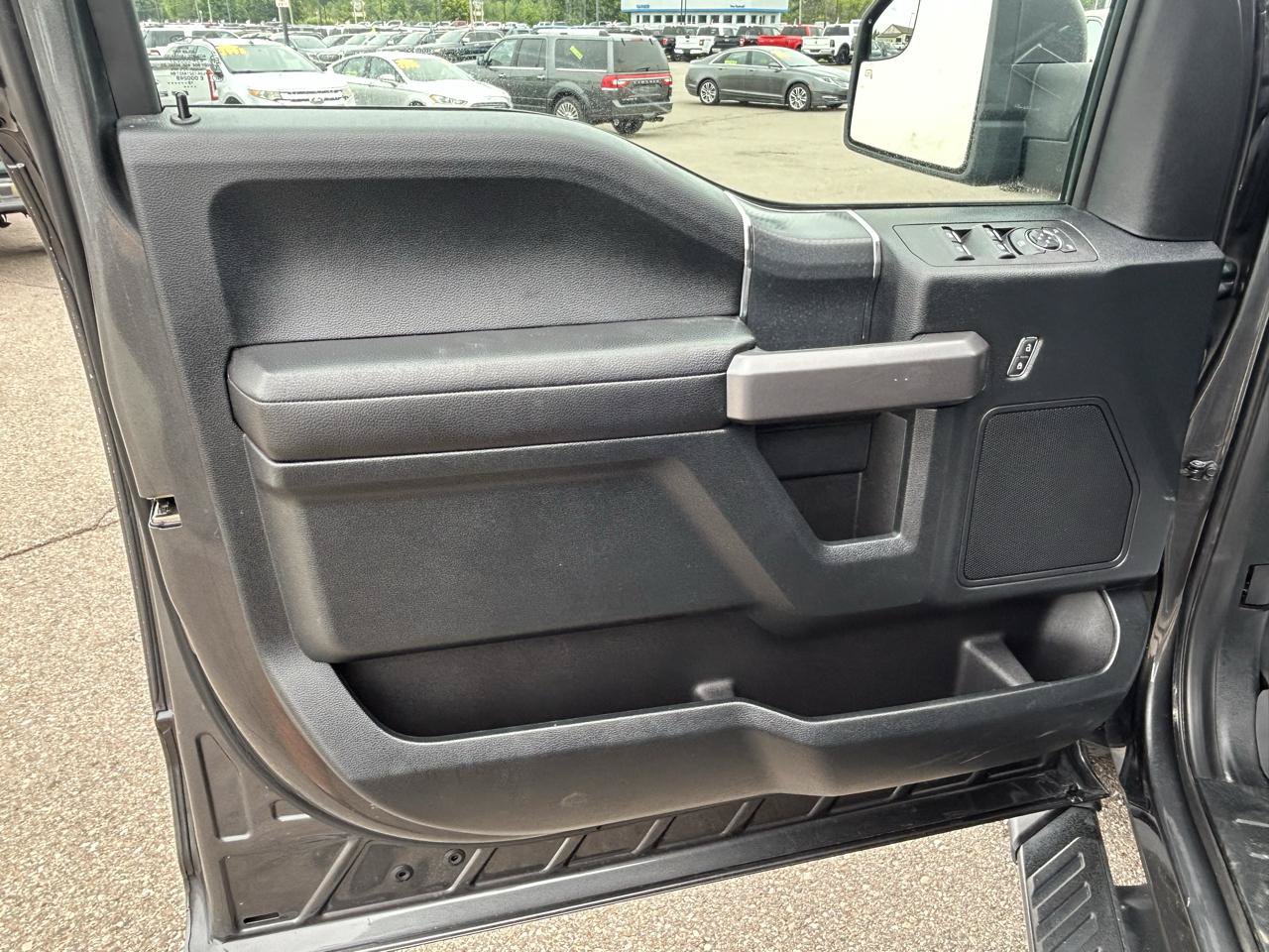 Used 2019 Ford F150 XLT w/ Equipment Group 302A Luxury AWD/4WD image 14