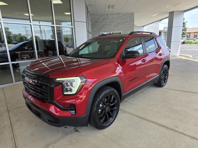 Used 2025 GMC Terrain Elevation w/ Elevation Premium Package FWD image 18